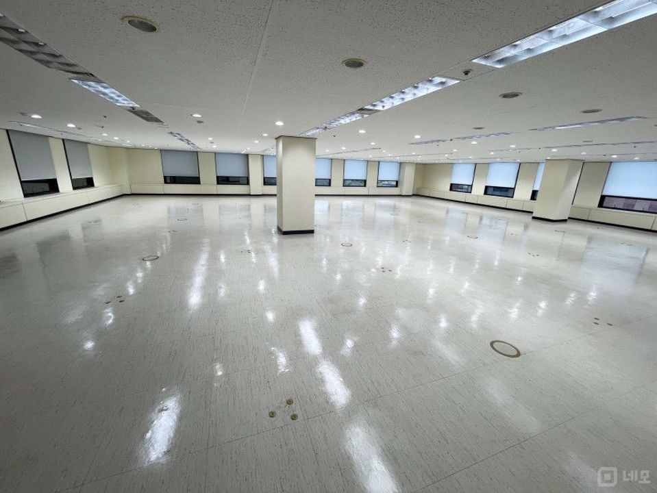 5호선 서대문역 도보 7분 이내 위치 이면 깔끔하고 쾌적한 사무실 임대 매물의 3번째 사진