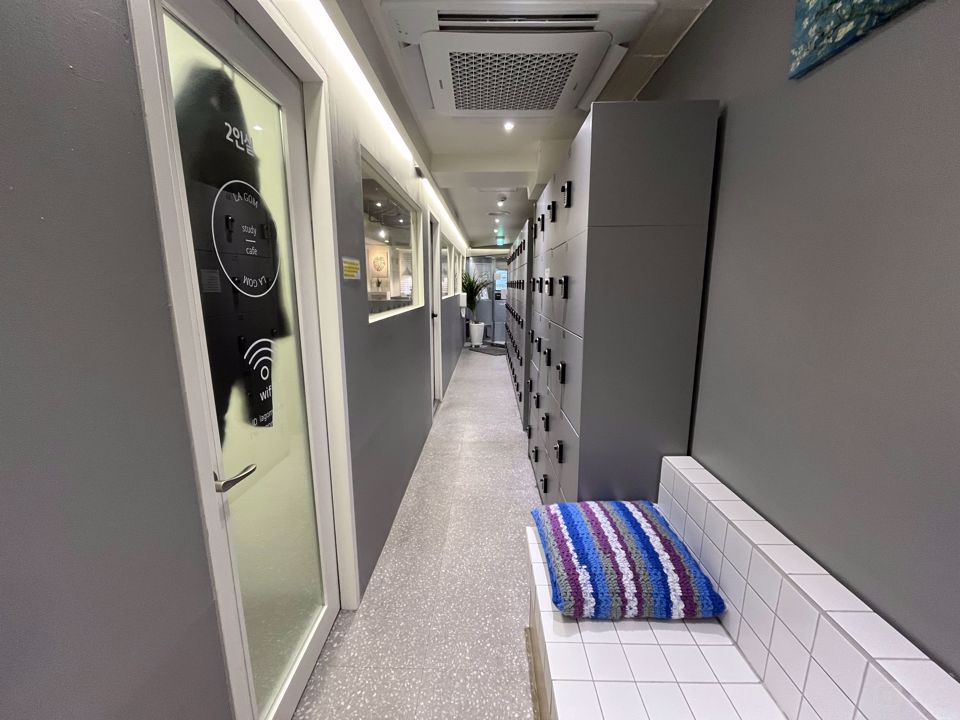 접근성 좋은 대로변, 봉천동 2층 스터디카페 매물의 6번째 사진