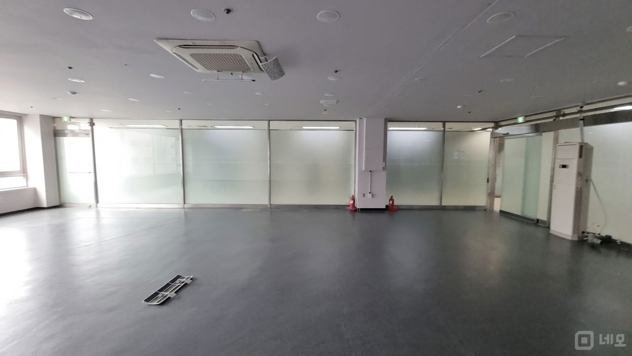 상봉망우역세권 대로변 지하주차장 30p 노출잘되는 사무실 매물의 5번째 사진