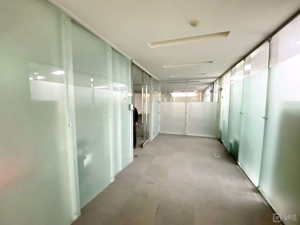 ★논현동 깔끔한 사무실 용도 공실 안내! 매물의 3번째 사진
