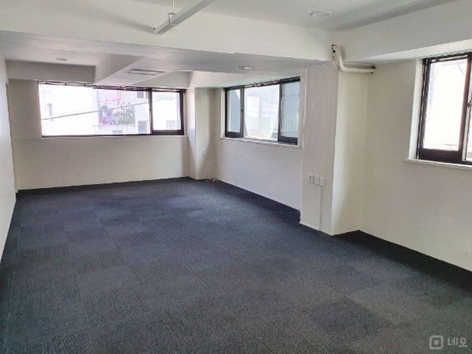 신사동 3층 카페로도 임차 가능한 사무실 매물의 1번째 사진