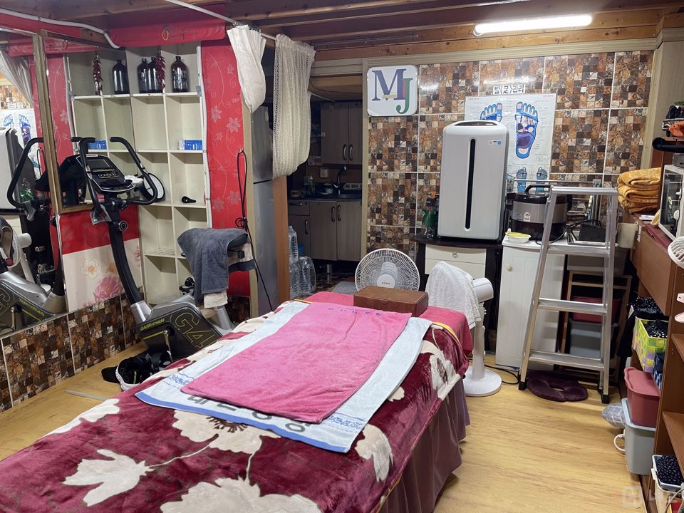 시흥동 주거지역, 집기 모두 양도 가능 마사지샵 매물의 1번째 사진