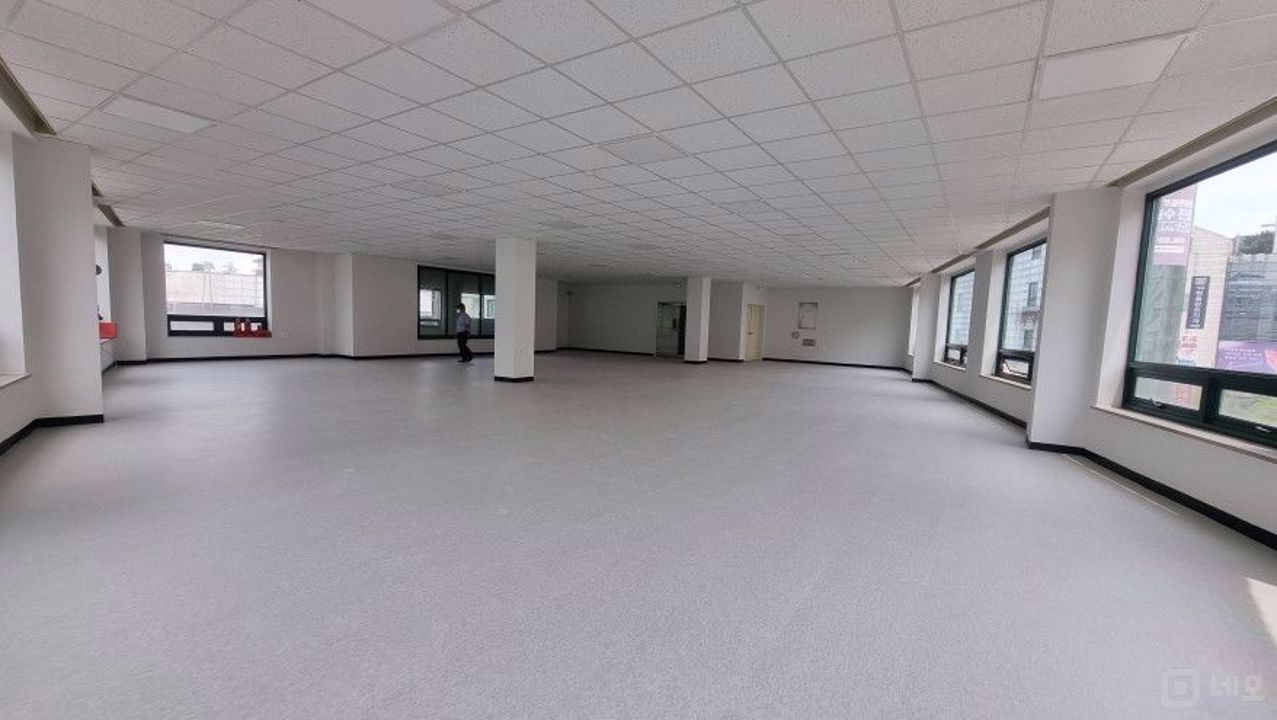 노원역 도보 3분 거리, 깔끔한 사무실입니다. 매물의 4번째 사진