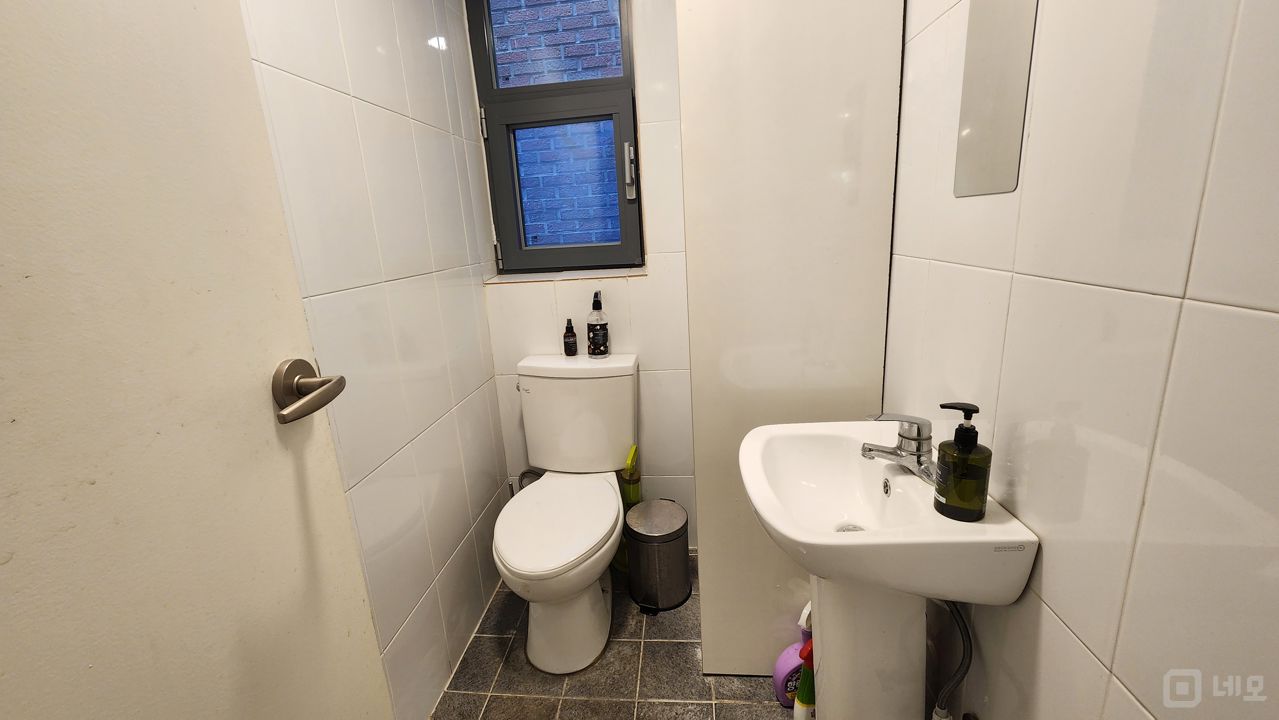 성수동 서울숲역 역세권, 깔끔한 인테리어, 시설 완비된 꽃집 매물의 5번째 사진