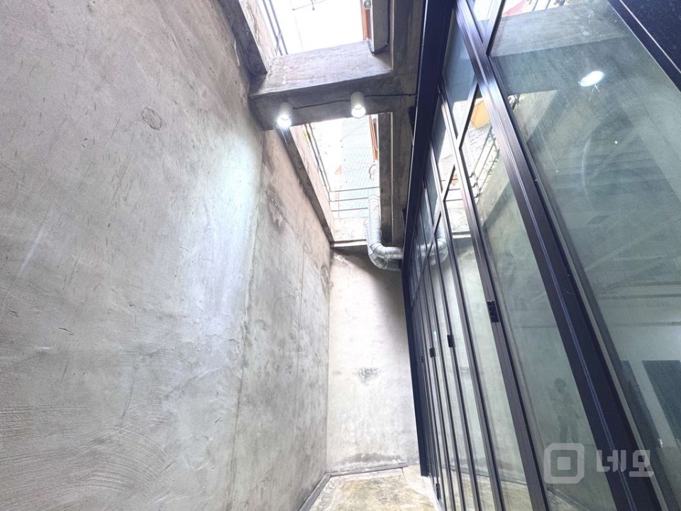 청담사거리 인근에 위치한 무권리! 층고높은 지하매물! 호리존 매물의 19번째 사진