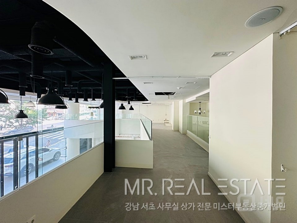 1층 대로변상가.층고4m이상.복층.노출최상.권리무 매물의 6번째 사진