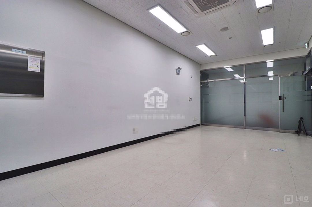 마곡역 초역세권 코너 사무실 매물 저렴하게 바로 입주가능합니다. 매물의 4번째 사진