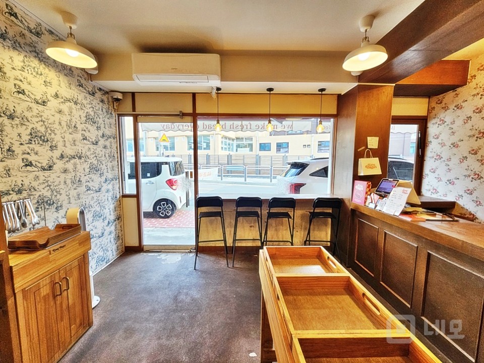 JS 학교 앞 SSS급 상권! 1층 가시성 좋은 상가 임대 매물의 6번째 사진