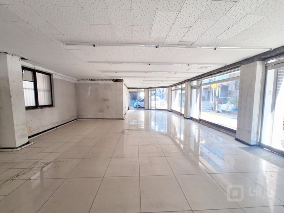 염곡 사거리 ,가성비 좋은 상가 매물의 3번째 사진