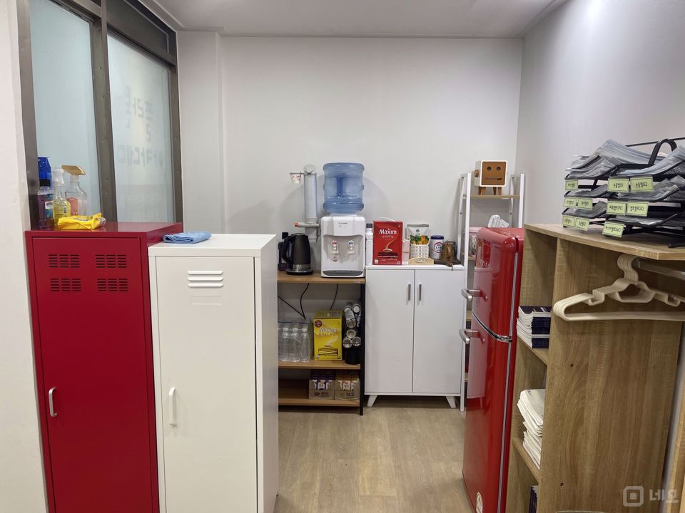 시흥동 아파트 단지 내, 인테리어 및 시설 깨끗한 교습소 매물의 4번째 사진