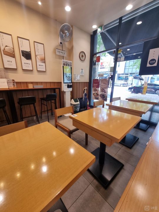 명일동 아파트 항아리 상권, 위치 좋은 분식점 매물의 1번째 사진
