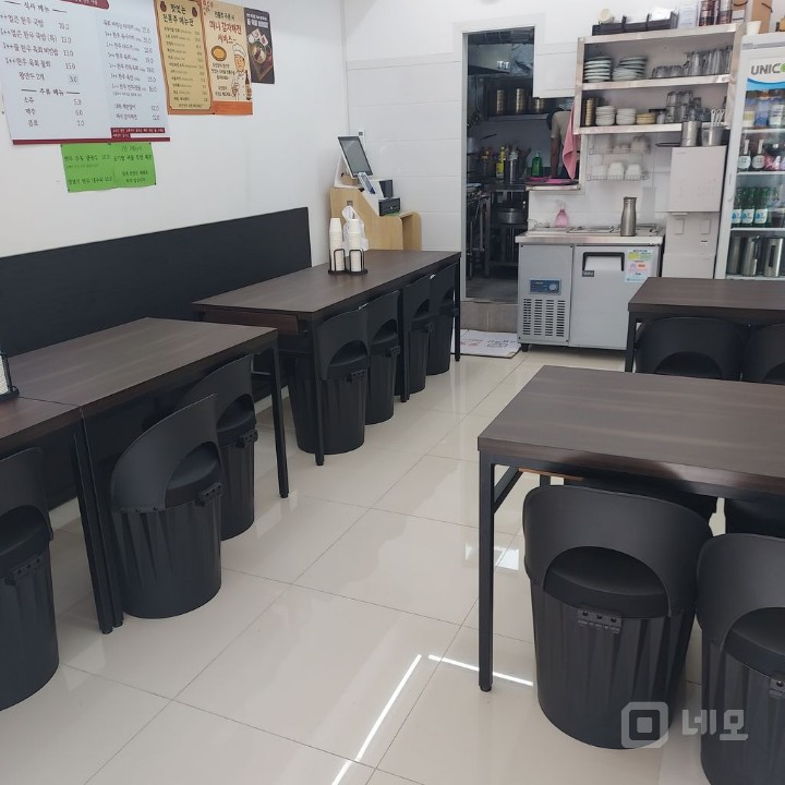 깔끔하고 리모델링 얼마안된  음식점 매물의 2번째 사진