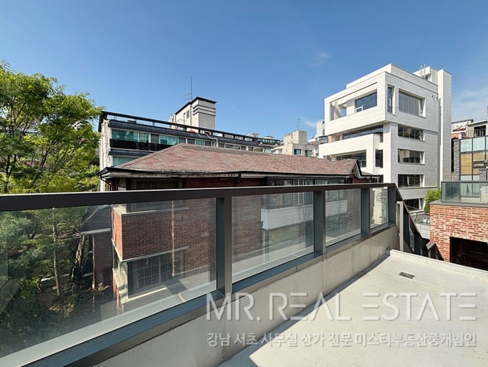 논현역3분초역세권.세련된내외관ACE매물.인테리어완비.지정주차2대 매물의 15번째 사진