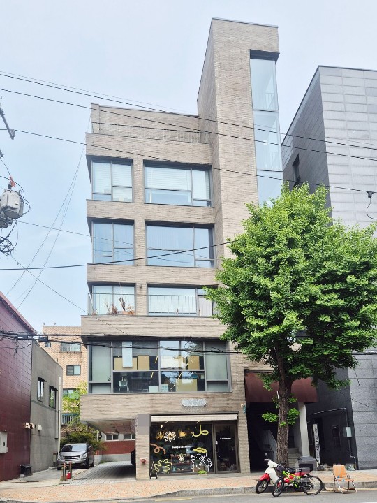 세련된 외관 도로변 햇살 좋은 1층 상가  매물의 1번째 사진