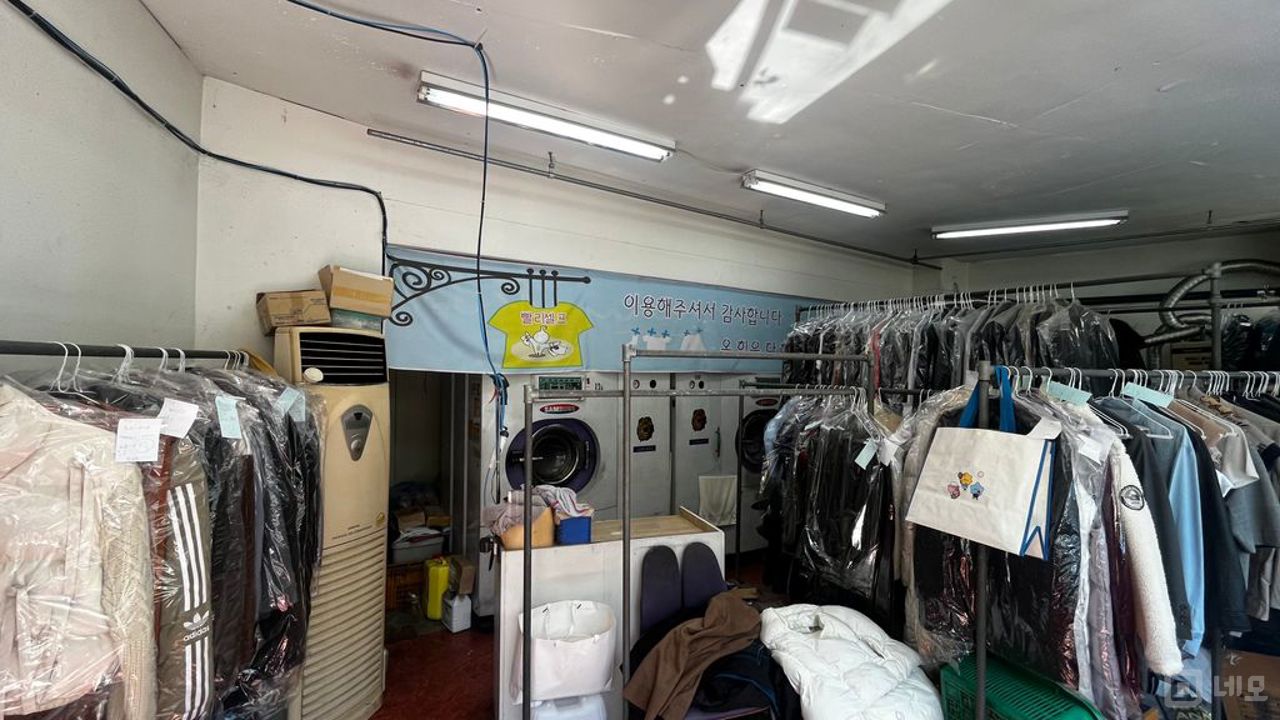 8차선 대로변 1층 상가 입니다. 광고효과 좋습니다. 매물의 8번째 사진