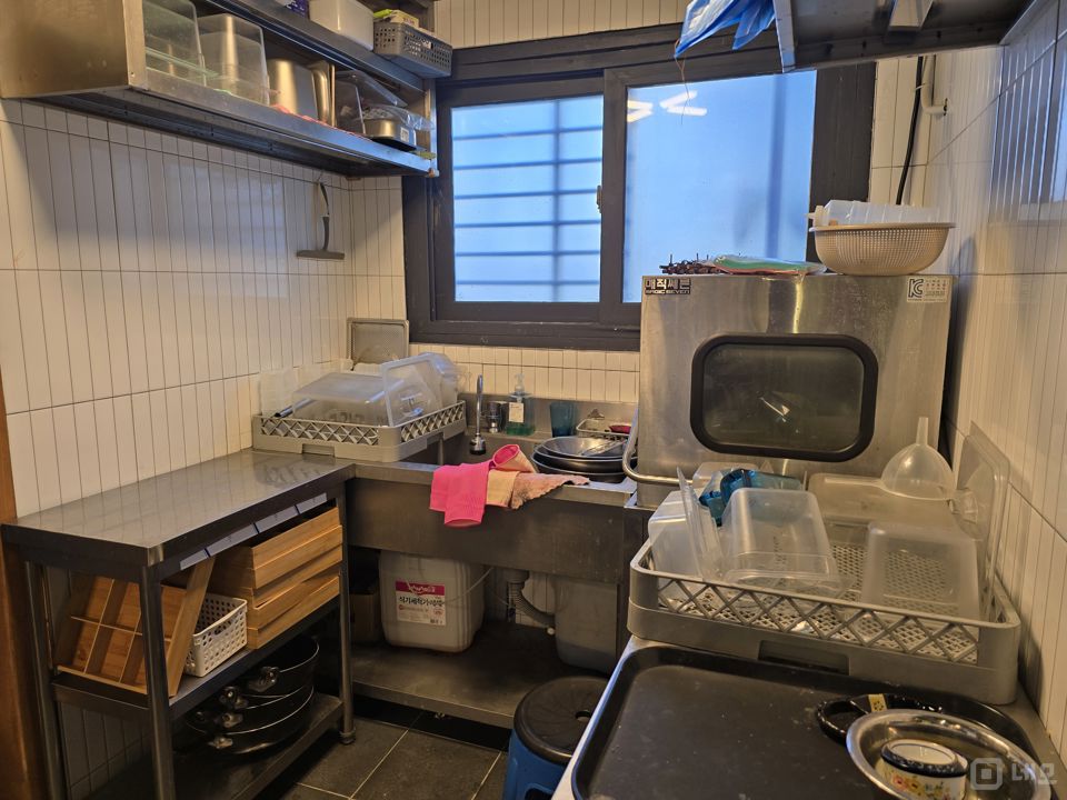 시설 집기 포함, 인테리어 완비된 갈현동 이자카야 매물의 3번째 사진