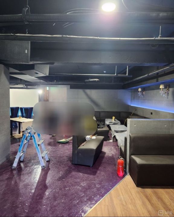 번화가 상권, 신사동 가로수길 상권에 위치한 지하1층 라운지바 매물의 1번째 사진