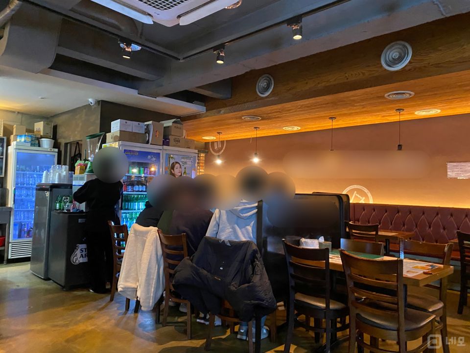 대치동 삼성역 역세권, 시설, 인테리어 완비, 매출 좋은 치킨집 매물의 3번째 사진