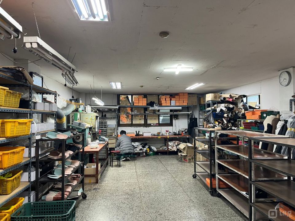 연무장길 인근 실 35평. 업사이드커피 건물  매물의 5번째 사진