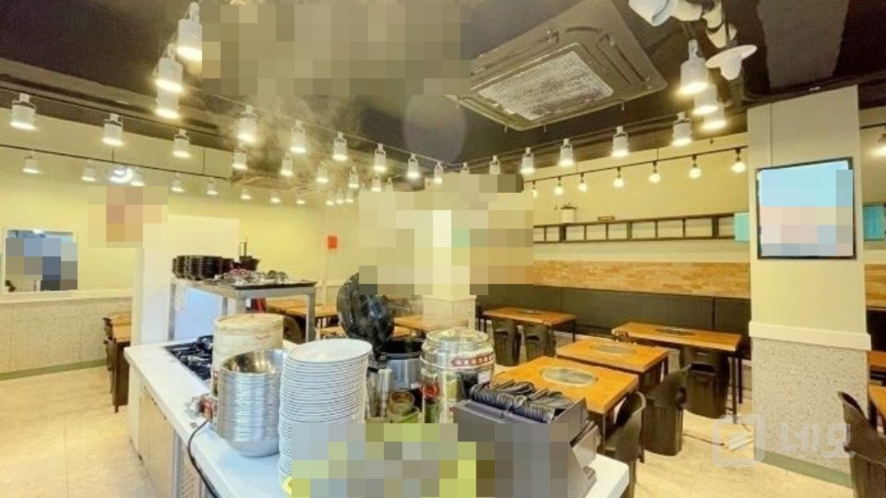 홍대 최고의 상권 버스킹거리옆 걷고싶은거리 메인 위치  매물의 2번째 사진