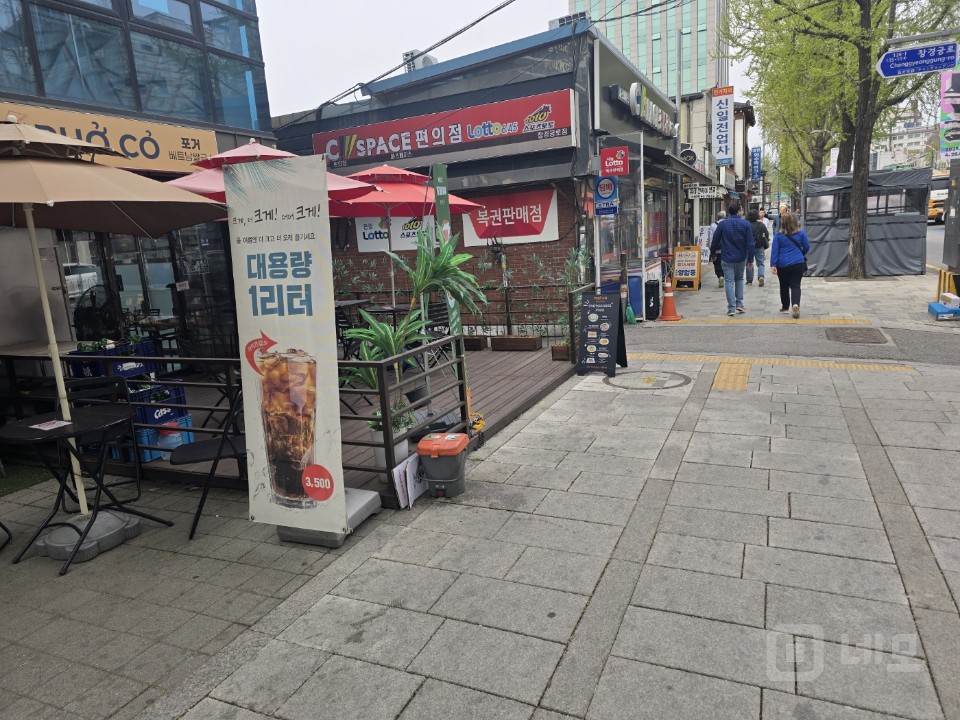 무권리. 오피스상권. 버스정류장 바로앞. 가시성 좋음.   매물의 6번째 사진