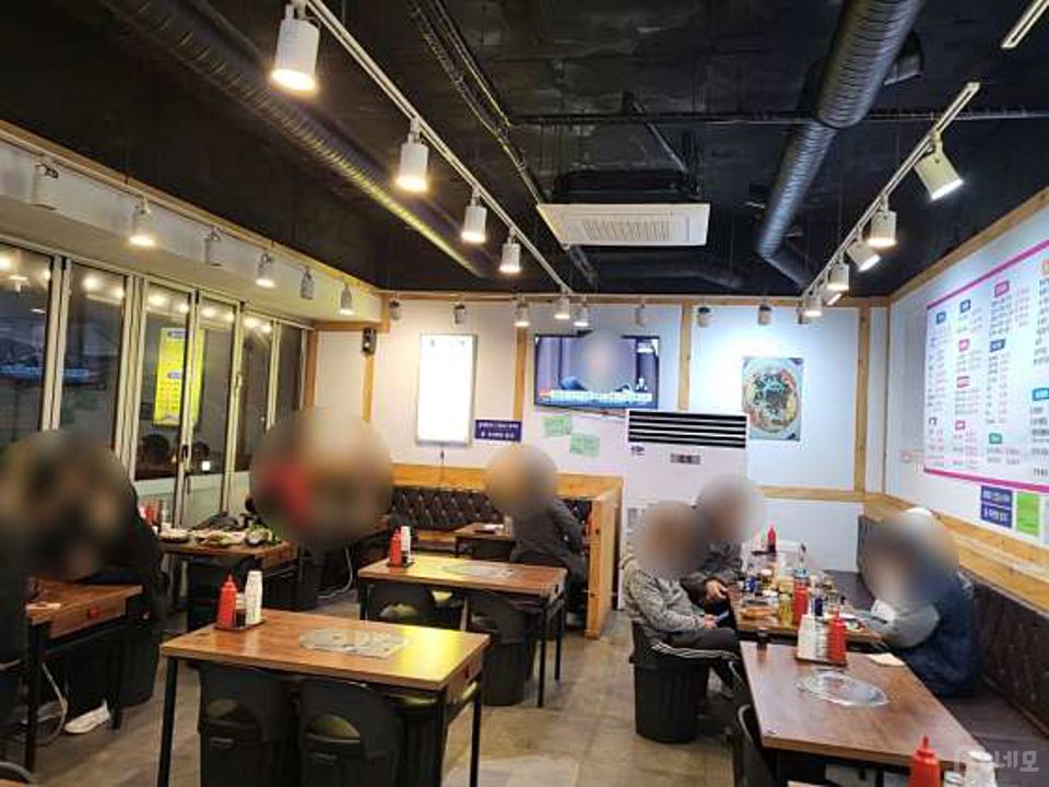시흥동 대로변에 위치한 음식점 매물의 1번째 사진