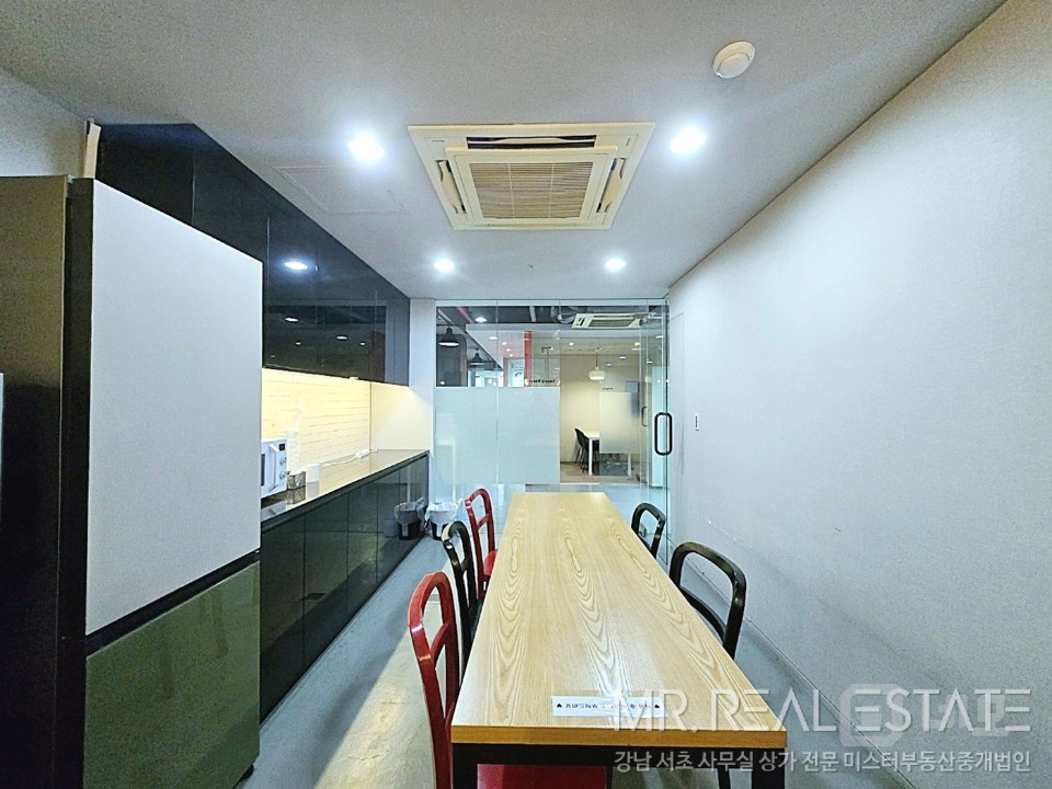 역삼역5분.룸7.실108p.IT강추.인테리어ACE.가성비甲 매물의 8번째 사진