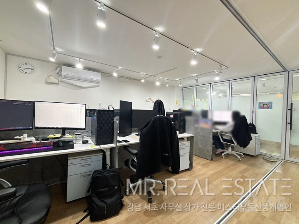 가로수길.인테리어ACE.가성비굳.폴딩도어.화이트톤 매물의 2번째 사진