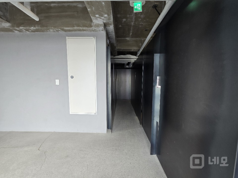 신축 노출천정 깨끗한 사무실 매물의 2번째 사진