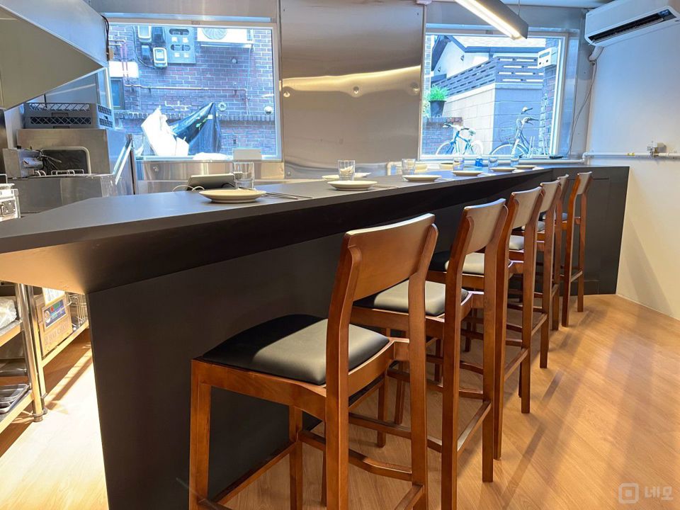 🔥 성수동 핫플 상권|사실상 1층급 지하 매장·역세권 🔥 매물의 1번째 사진