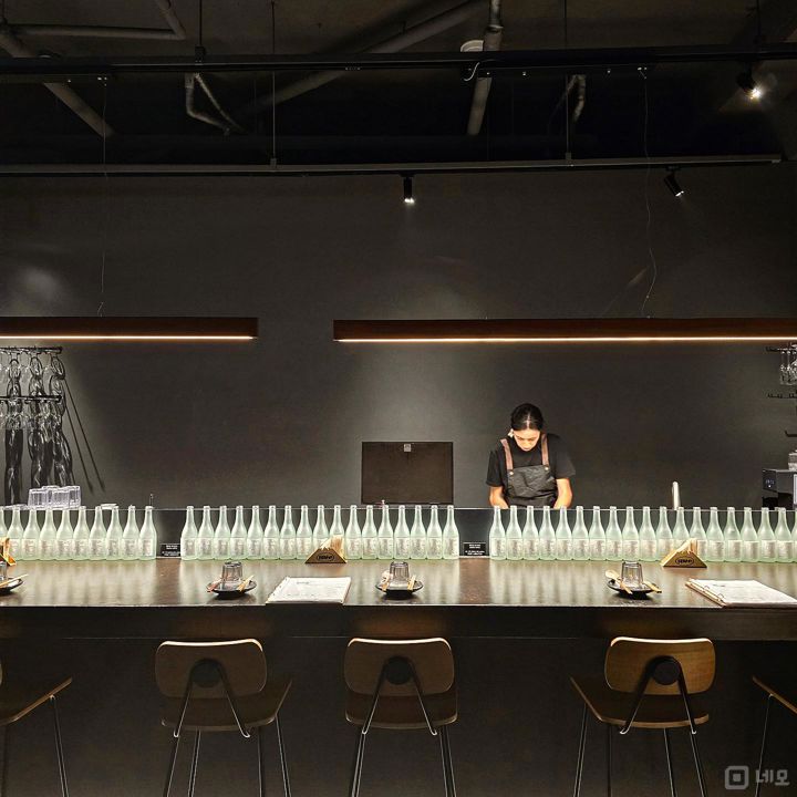 희소한 청계천과 시티뷰를 가진 핫플 한식 퓨전 매장 매도합니다. 매물의 15번째 사진