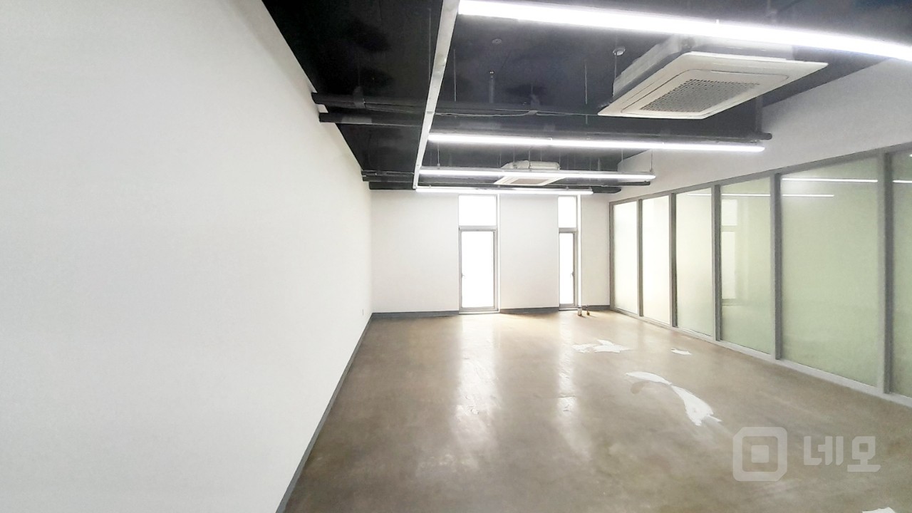 🏢 [신수동 2층] 신축급 근생상가✨ 엘리베이터·주차 완비! 매물의 6번째 사진