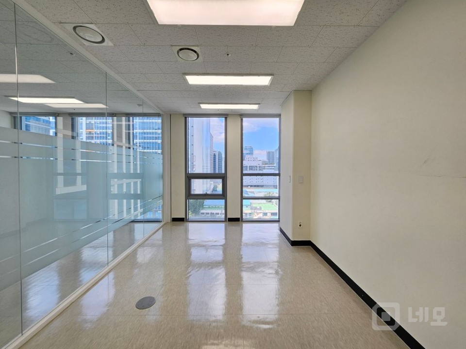 코너 확장38 룸3 인테리어 깔끔 즉시입주 매물의 9번째 사진