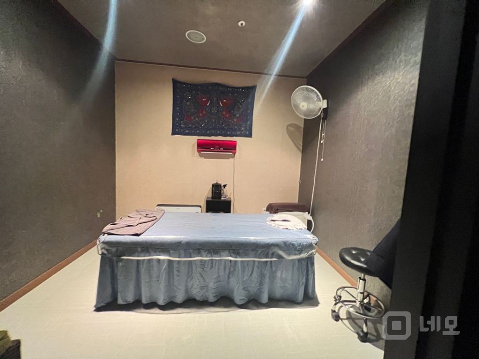 안산 이동 한대앞역 로데오 상권 대로변 2층 상가 마사지 삽임대 매물의 3번째 사진