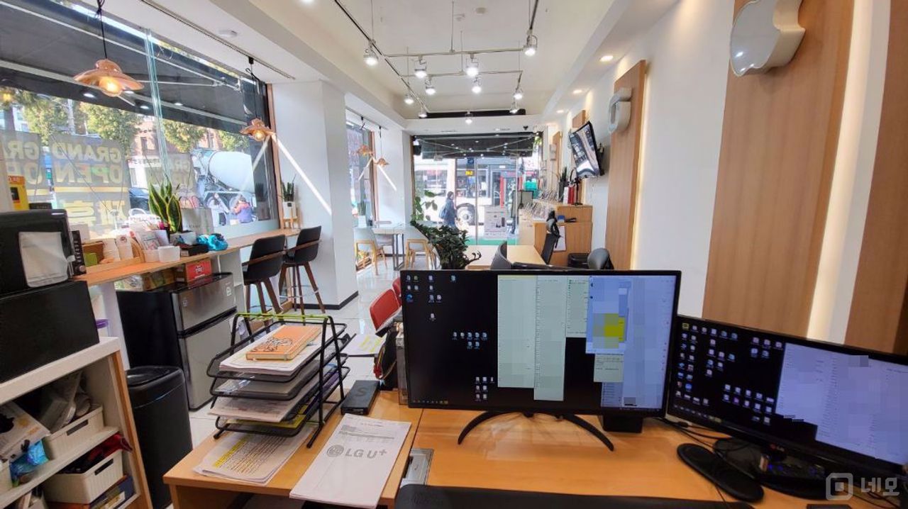 유동인구 많은 화곡역과 가까운 화곡동 이동통신점 매물의 1번째 사진