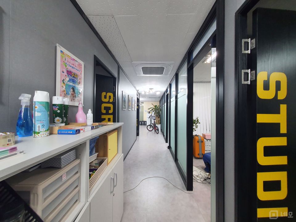 창천동 버스정류장 바로 앞 가시성 좋은 사무실 매물의 6번째 사진