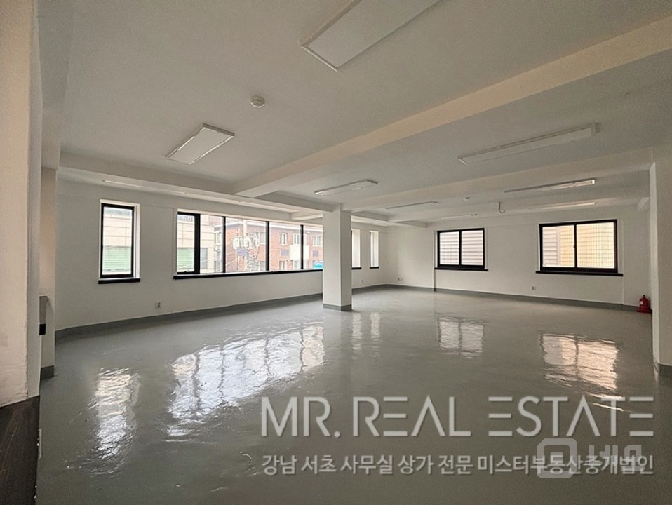 신사역 도보1분.단독층.평수대비저렴ACE사무실 매물의 3번째 사진