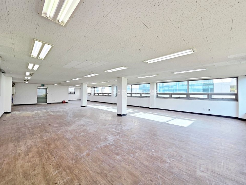 RISE 가성비 61p 인테리어완비 반듯한구조 주차편리 매물의 15번째 사진