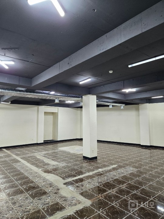 교대역 역세권 깔끔한 지하상가 매물의 1번째 사진