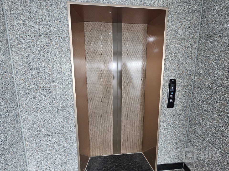 각 층83평 총 4개층까지 사용가능한 신축건물입니다. 병의원 학원추천 매물의 6번째 사진