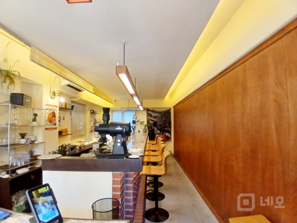 GATE 망원동 한강공원 초입에 위치한 코너노출 1층 상가 매물의 3번째 사진