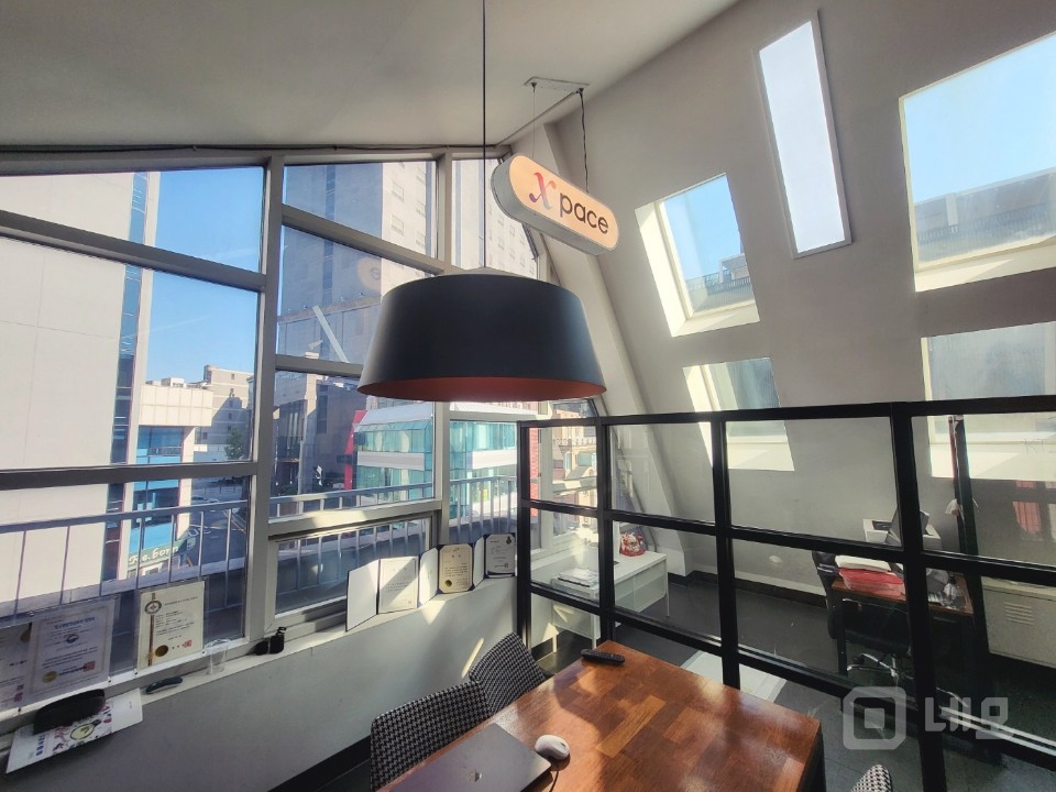 언주역 더블 테라스 특급 ACE 공간 높은층고 화이트톤 디자인 인테리어 매물의 12번째 사진