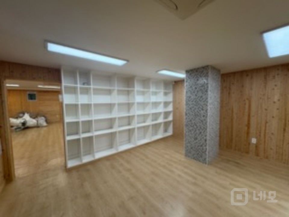 역세권내부남여화장실분리시스템에어컨2대옵션내부편백나무인테리어법인및쇼핑몰추천 매물의 2번째 사진
