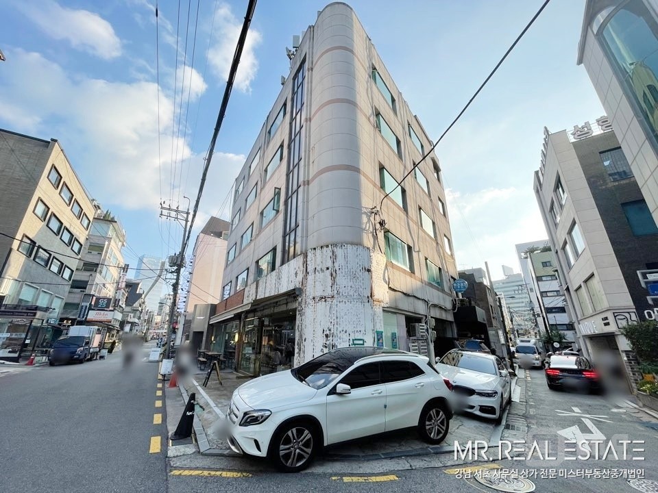 세로수길메인.중심코너.유동인구多.ACE.현뷰티샵 매물의 18번째 사진