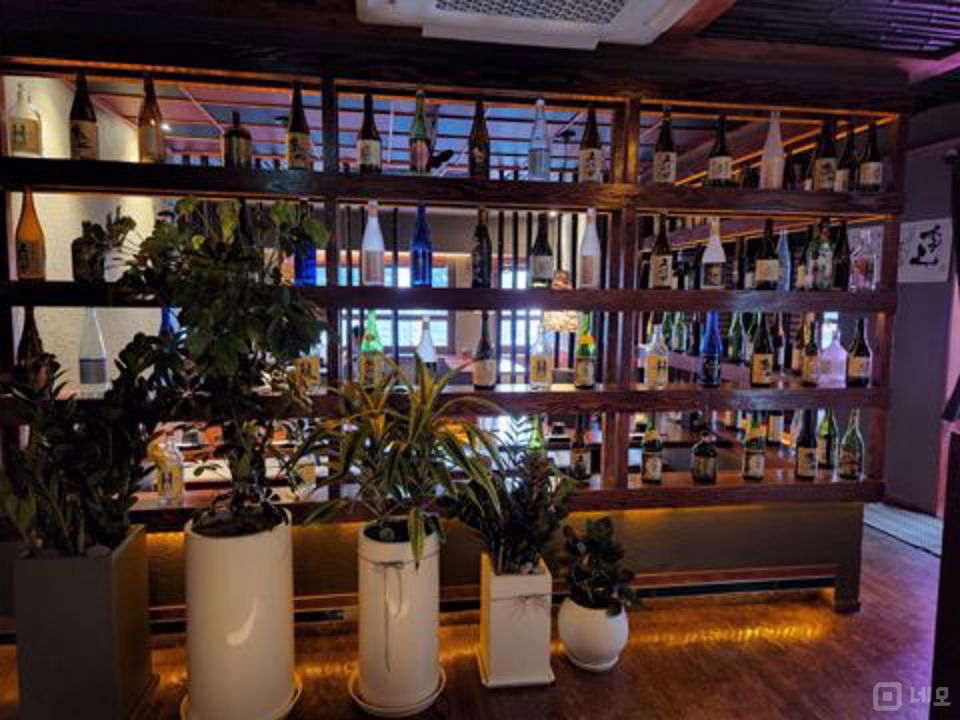 교대역 역세권, 고급스러운 인테리어, SNS 핫플레이스 이자카야 매물의 3번째 사진