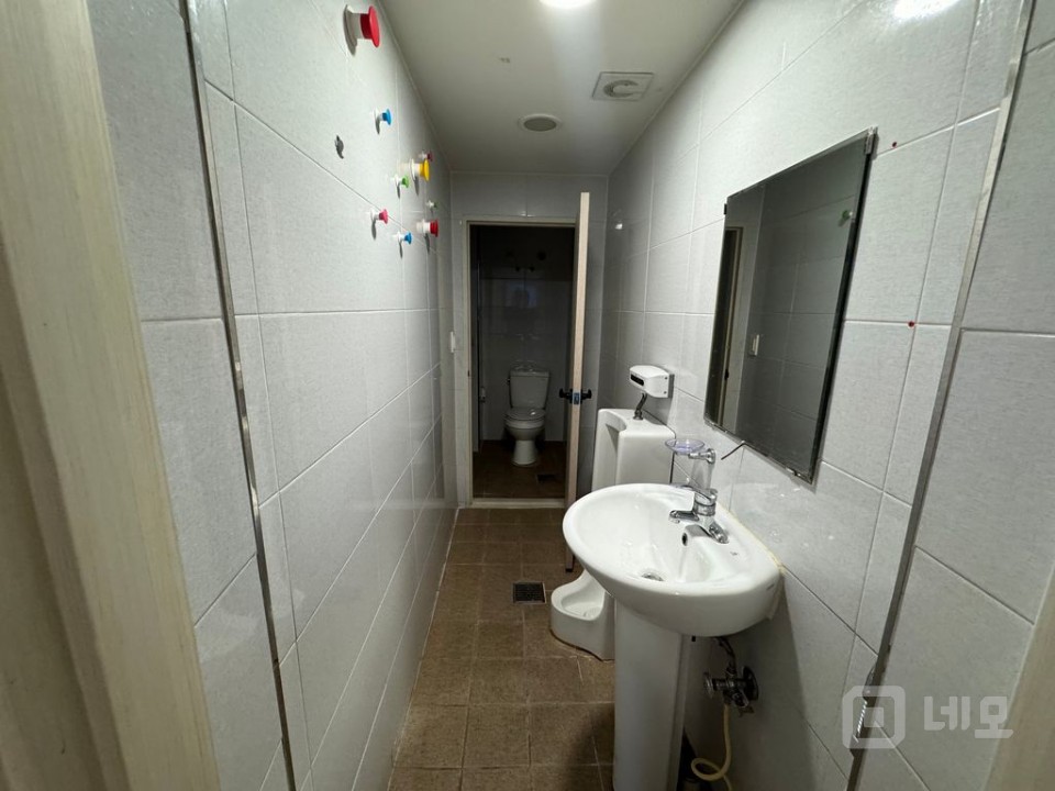 태릉입구역 도보2분 1층 전용넓고 깨끗한 무권리상가 매물의 8번째 사진