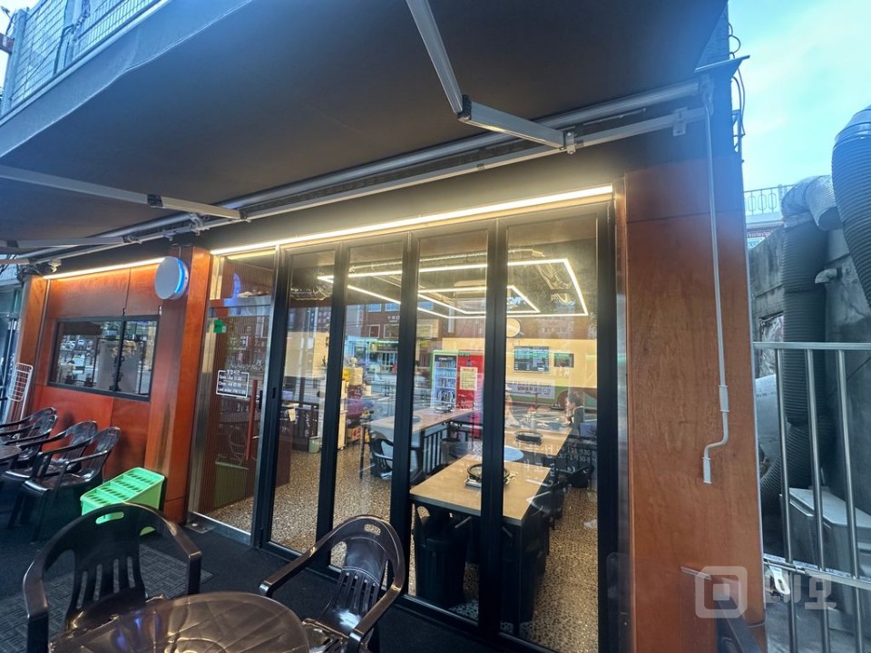 깔끔한인테리어 식당카페 모든업종가능 버스정류장 바로앞 매물의 4번째 사진