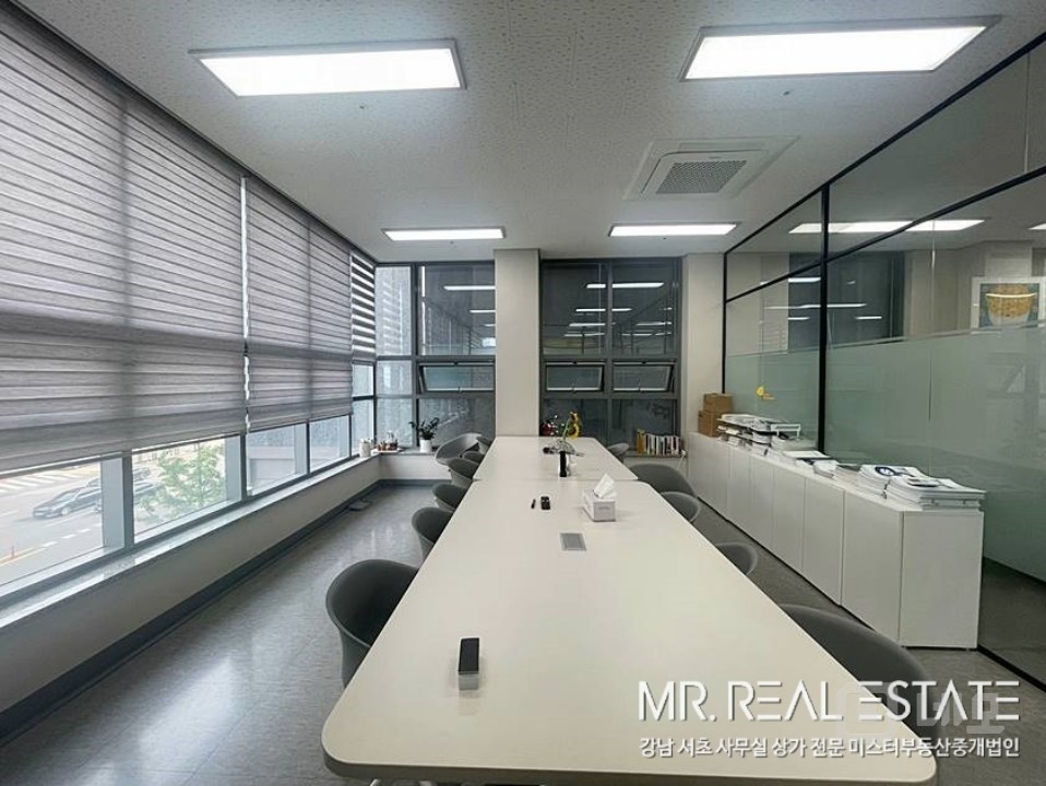 학동역.대로변.인테리어有.채광ACE.층전체.가성비사무실 매물의 4번째 사진