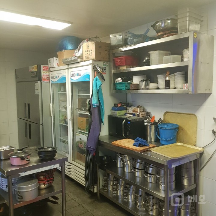 30평대 넓은 매장에 입지 조건 좋은 알짜 상가 매물의 4번째 사진