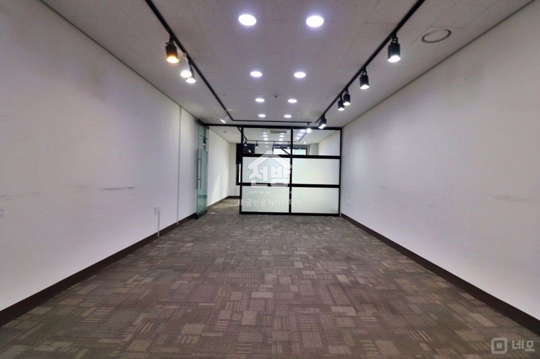 발산역 도보3분 실16평 사무실 매물의 3번째 사진